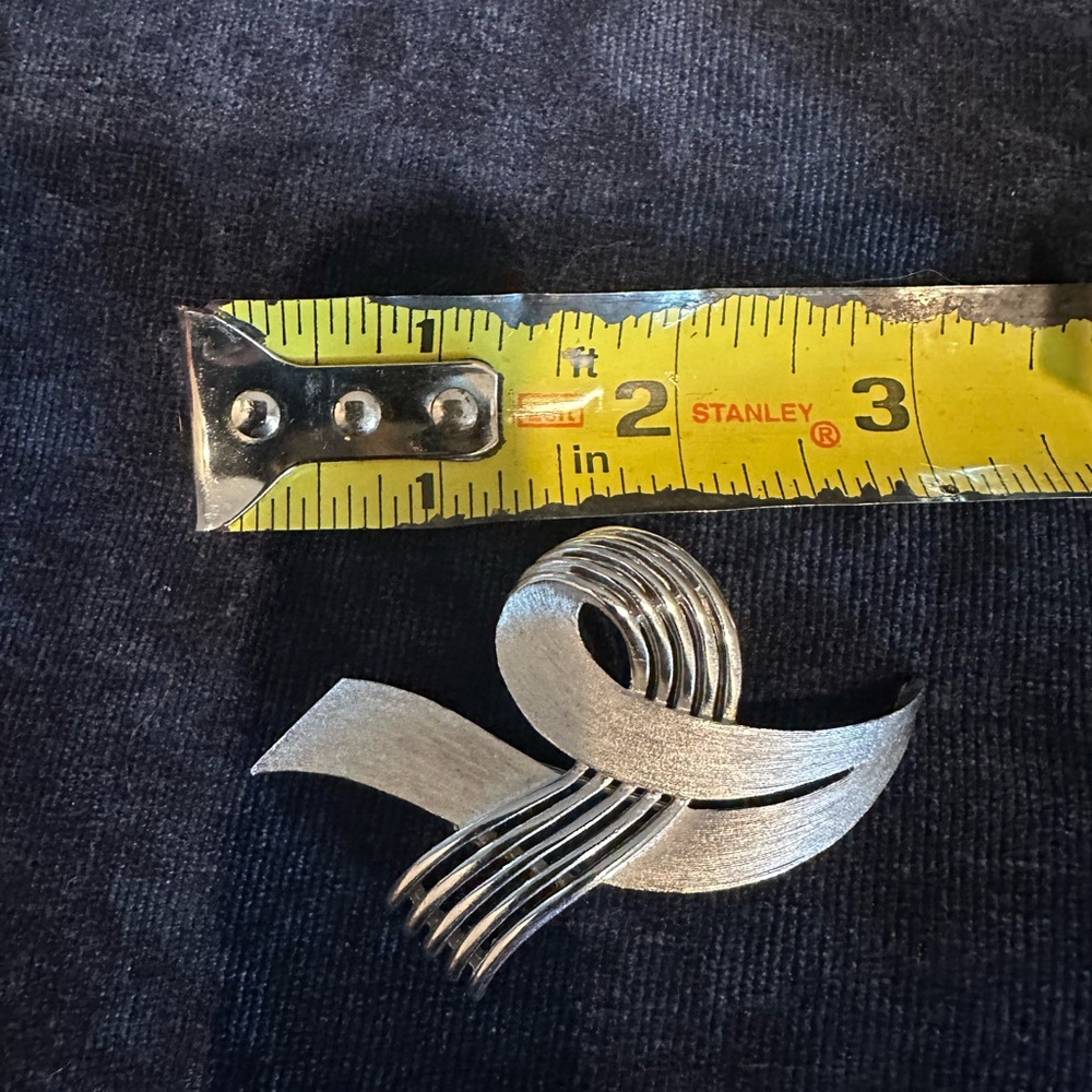 Vintage Trifari brooch - Picture 3 of 6